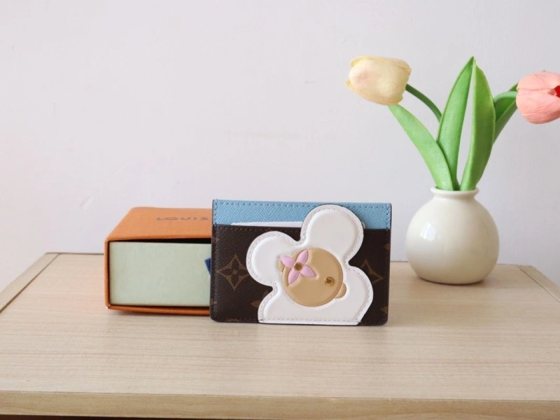 LV Wallets 4178A-0184