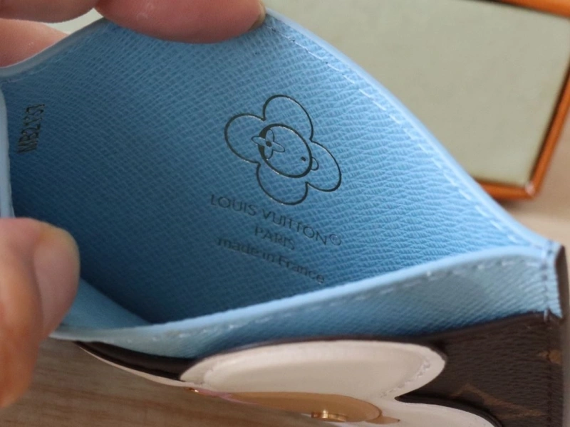 LV Wallets 4178A-0184