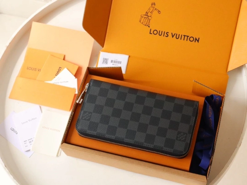 LV Wallets 4178A-0185