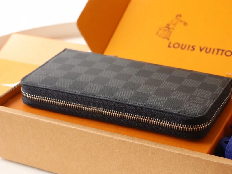 LV Wallets 4178A-0185
