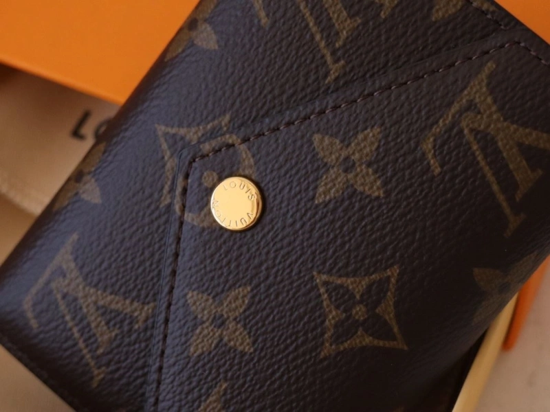LV Wallets 4178A-0189