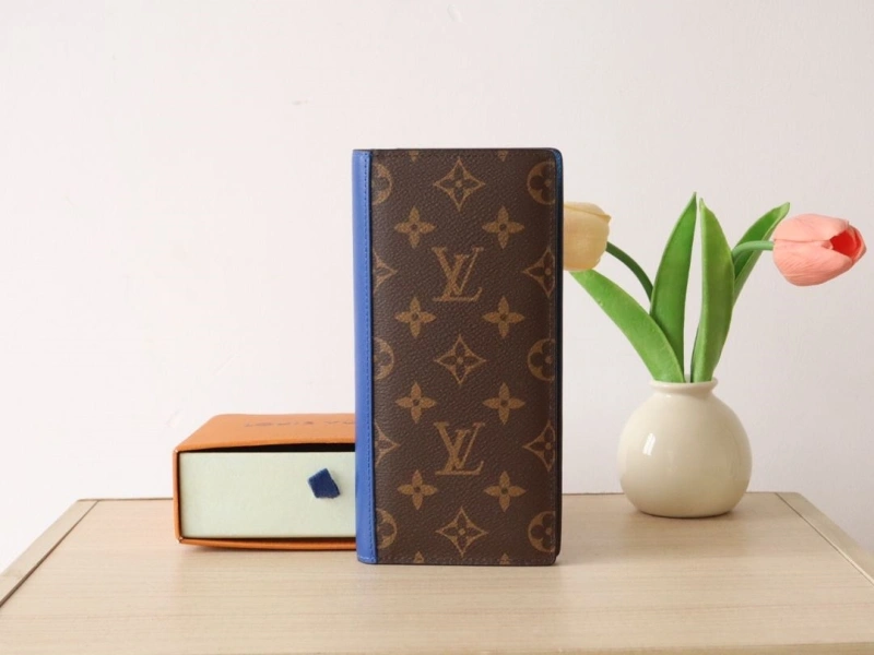 LV Wallets 4178A-0192