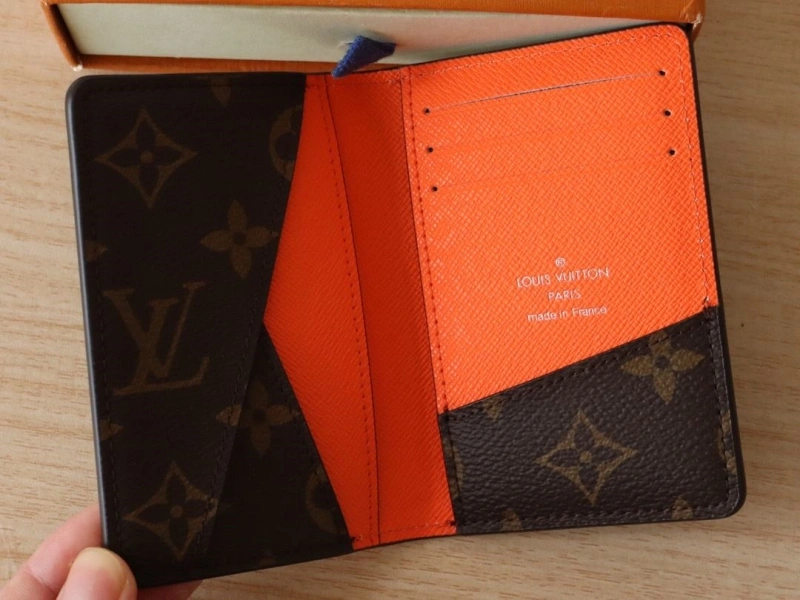 LV Wallets 4178A-0202