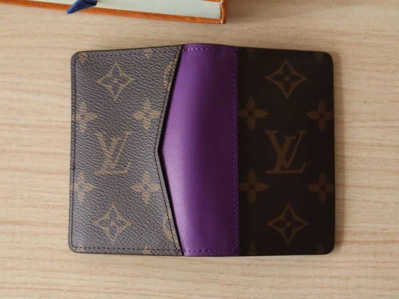 LV Wallets 4178A-0203