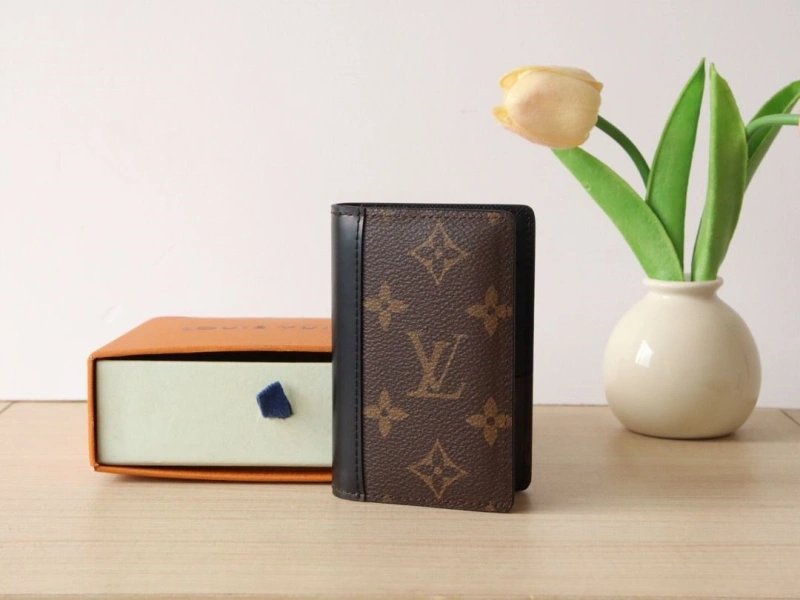 LV Wallets 4178A-0206