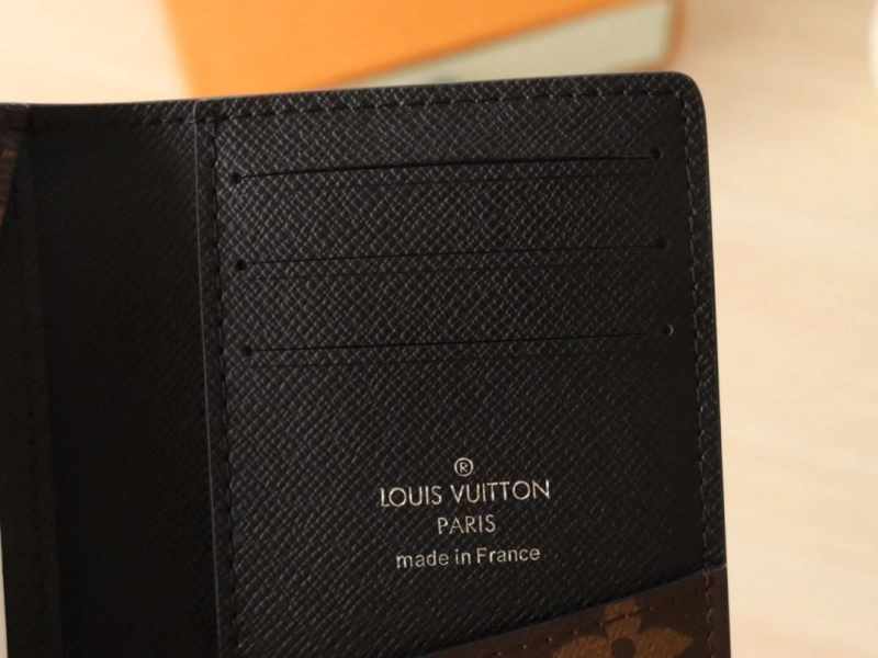 LV Wallets 4178A-0206
