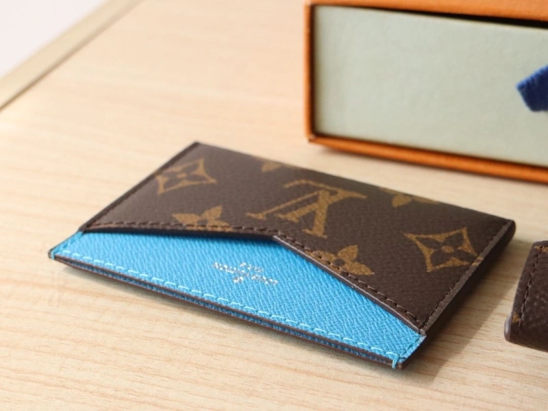 LV Wallets 4178A-0210