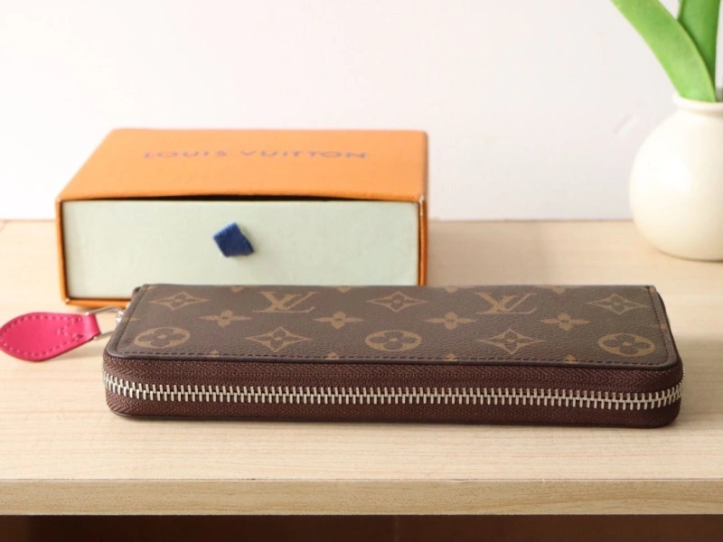LV Wallets 4178A-0214