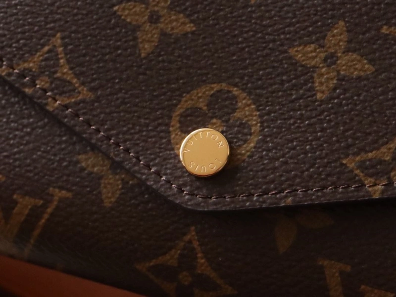 LV Wallets 4178A-0216