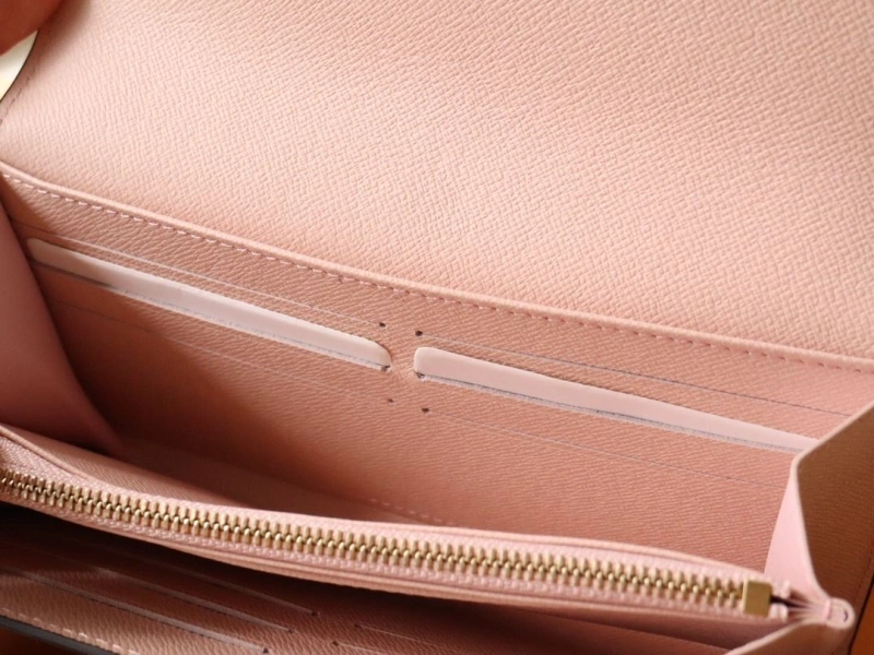 LV Wallets 4178A-0217