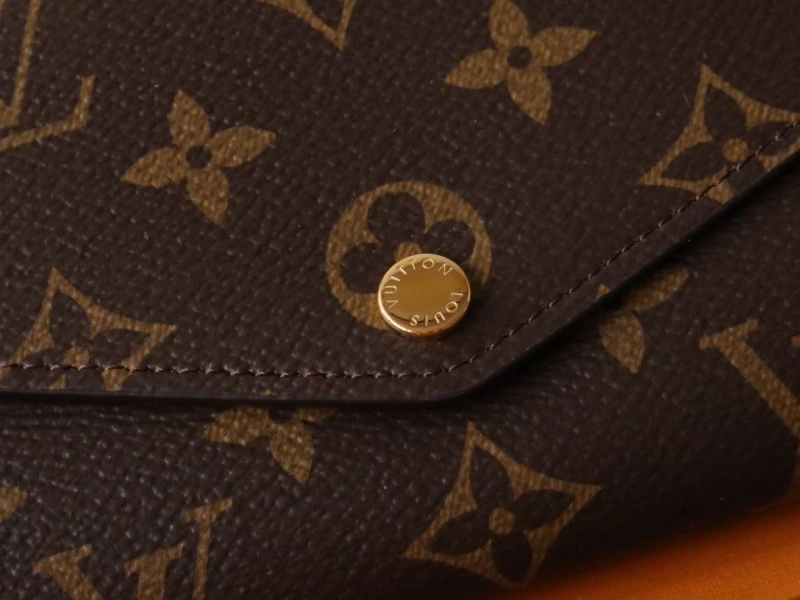 LV Wallets 4178A-0217