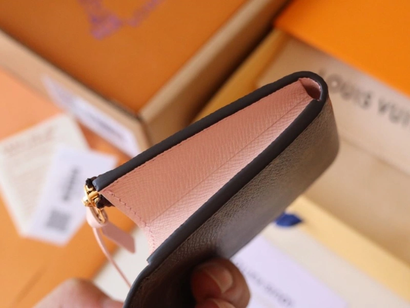 LV Wallets 4178A-0220