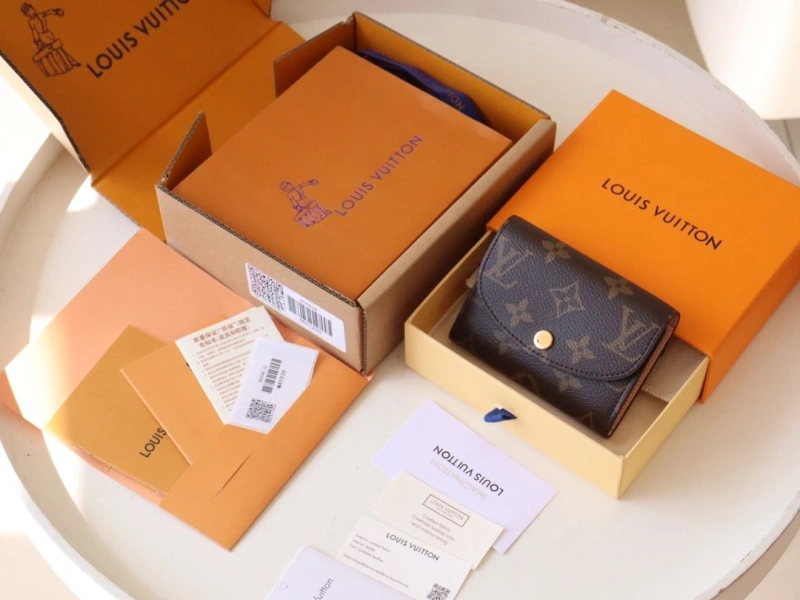 LV Wallets 4178A-0221