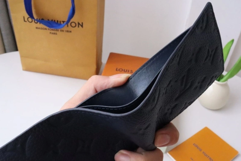 LV Wallets 4178A-0254