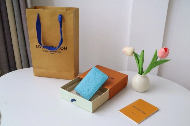 LV Wallets 4178A-0256