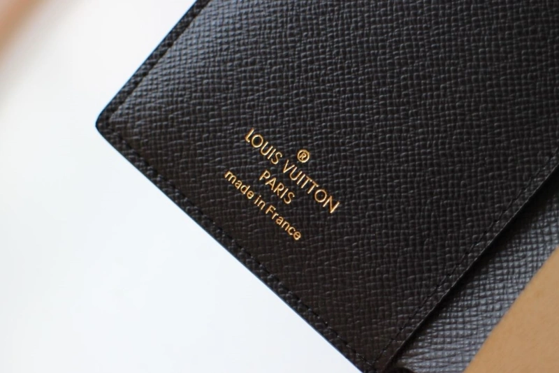 LV Wallets 4178A-0268