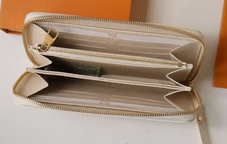 LV Wallets 4178D-0002