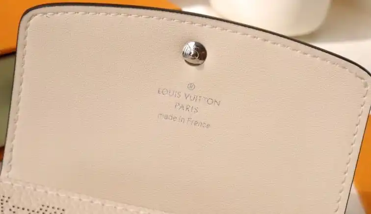 LV Wallets 4178D-0003