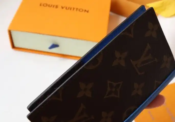 LV Wallets 4178D-0008