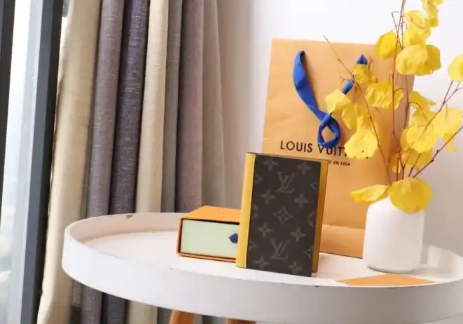 LV Wallets 4178D-0009
