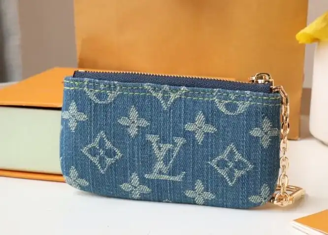 LV Wallets 4178D-0028