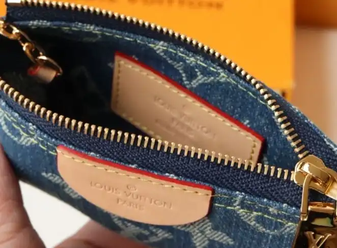 LV Wallets 4178D-0028