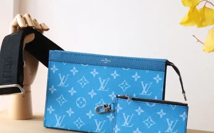 LV Clutch Bags 4178D-0182
