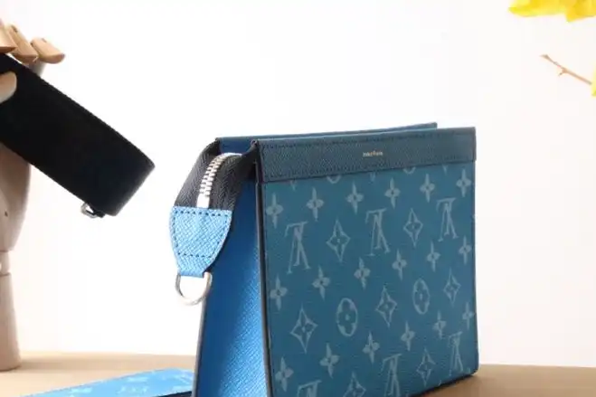 LV Clutch Bags 4178D-0182