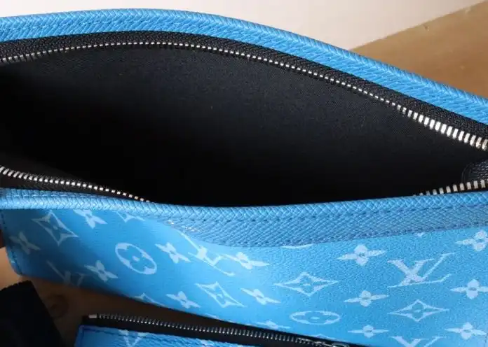 LV Clutch Bags 4178D-0182