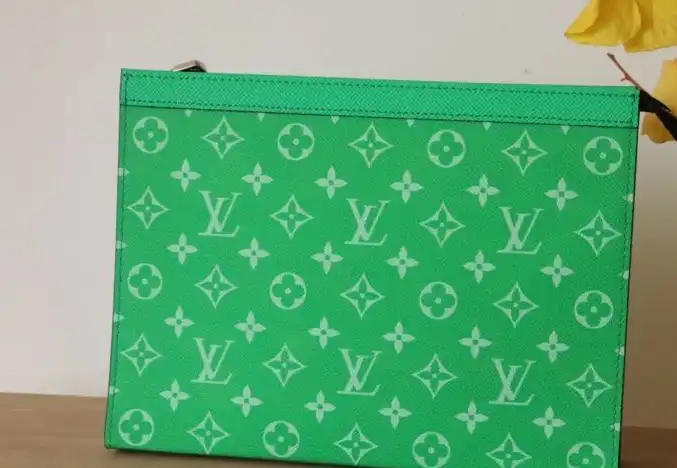 LV Clutch Bags 4178D-0184
