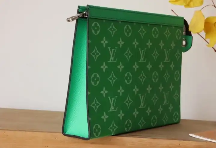 LV Clutch Bags 4178D-0184