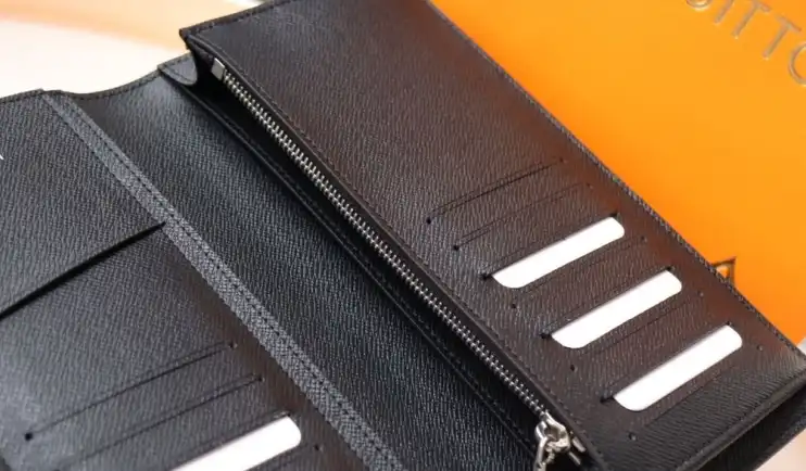 LV Wallets 4178F-0082