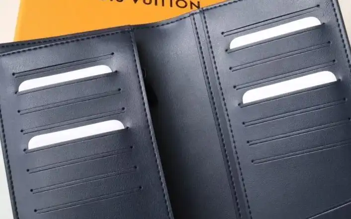 LV Wallets 4178G-0038