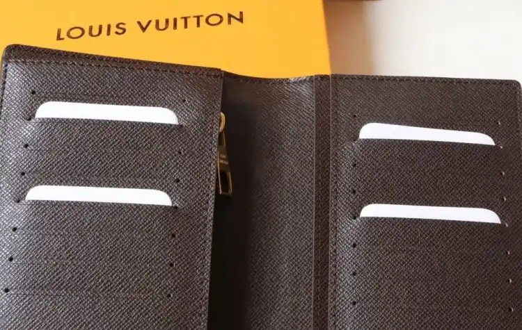 LV Wallets 4178G-0057