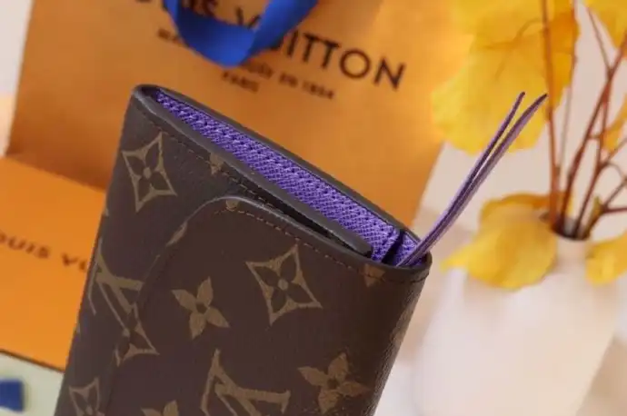 LV Wallets 4178G-0082