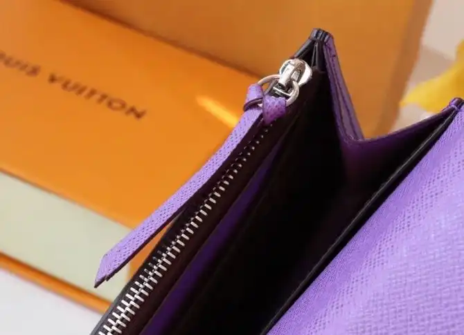 LV Wallets 4178G-0082