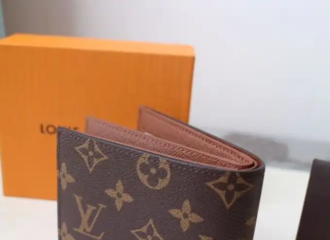 LV Wallets 4178G-0126