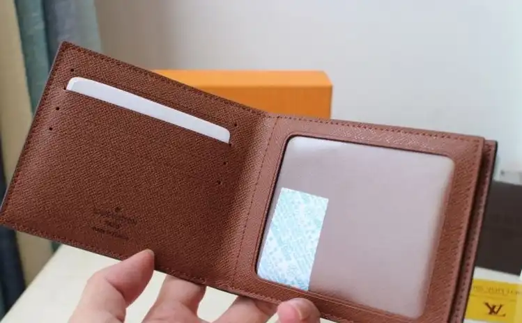 LV Wallets 4178G-0126