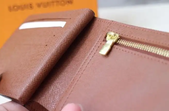 LV Wallets 4178G-0126