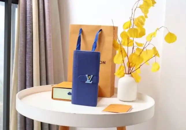 LV Wallets 4178G-0140