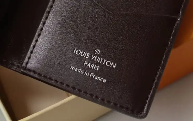 LV Wallets 4178G-0152