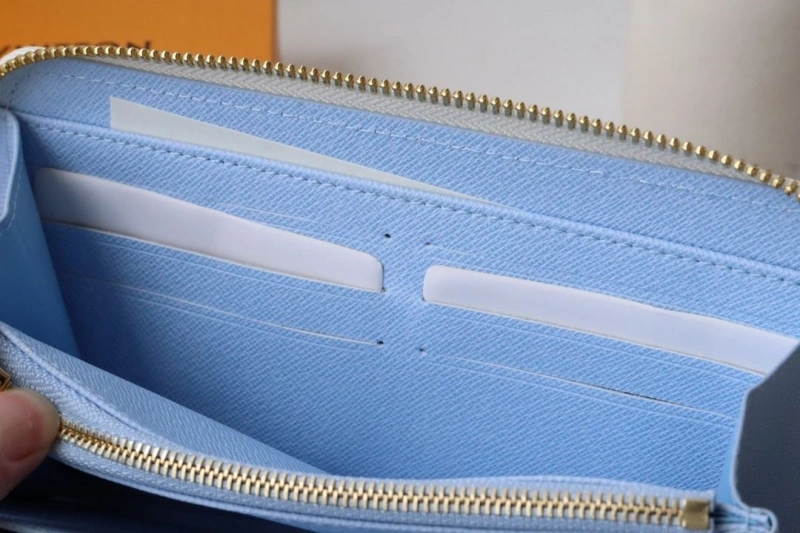 LV Wallets 4178H-0005