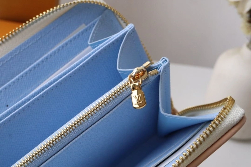 LV Wallets 4178H-0005