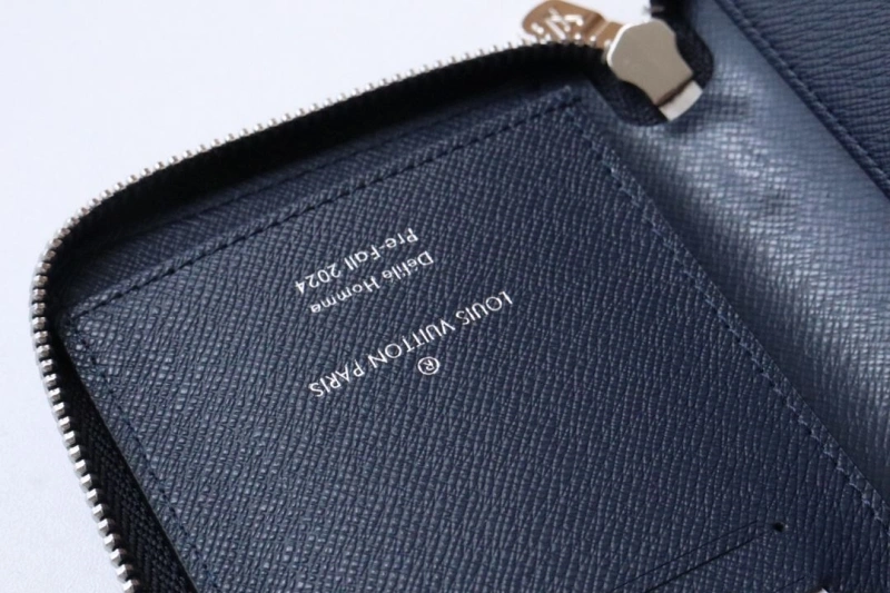 LV Wallets 4178H-0028