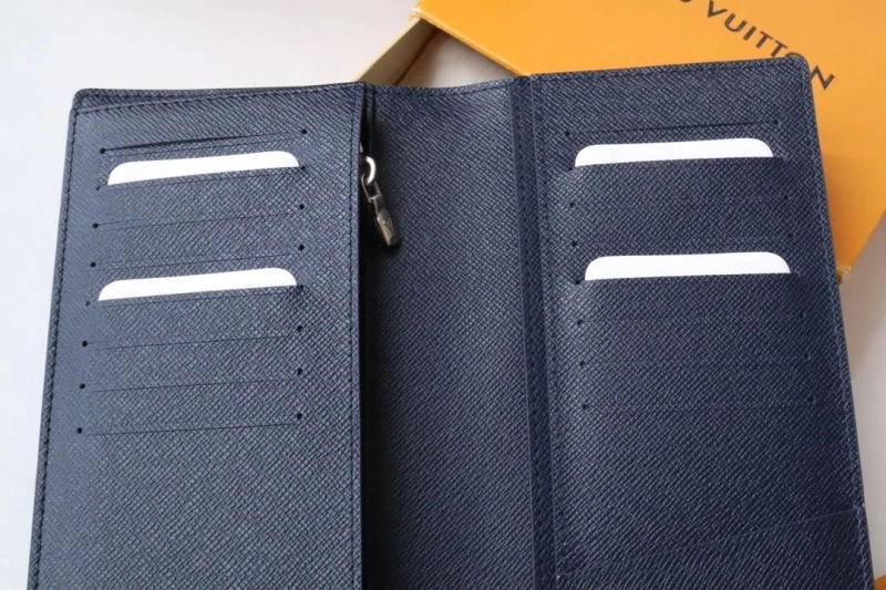 LV Wallets 4178H-0029