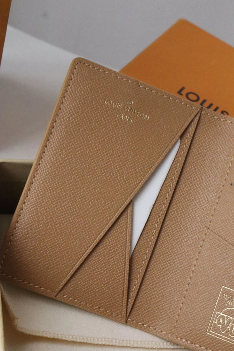 LV Wallets 4178H-0045