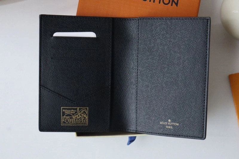 LV Wallets 4178H-0052