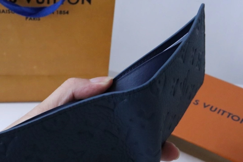 LV Wallets 4178H-0084