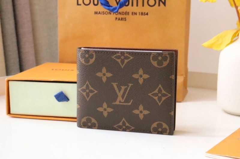 LV Wallets 4178H-0106