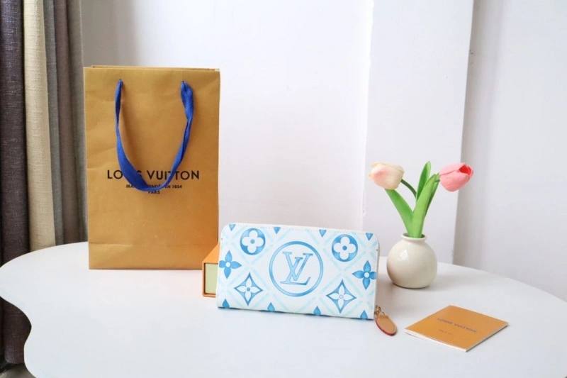 LV Wallets 4178H-0136